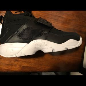 Air Diamond Tuft Basketball Sneakers